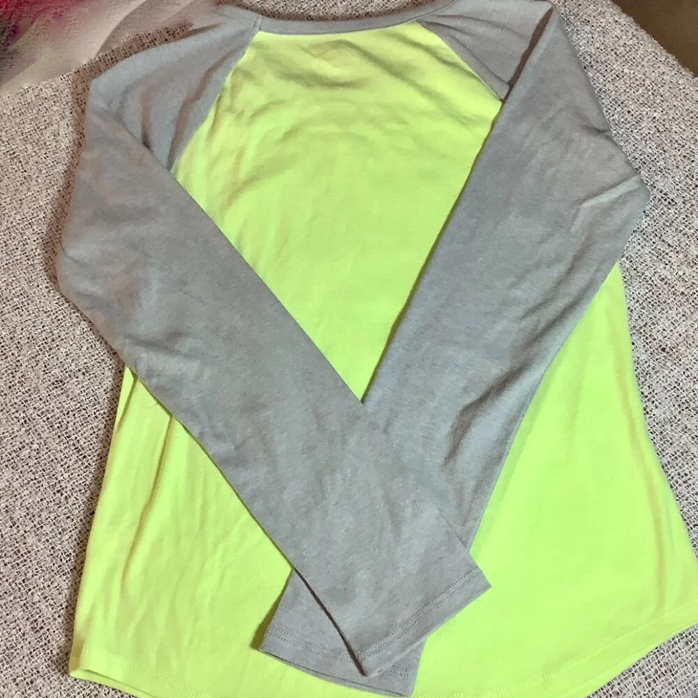 Girls Justice Tee Winter Scene Green Gray Large 12/14 NWT